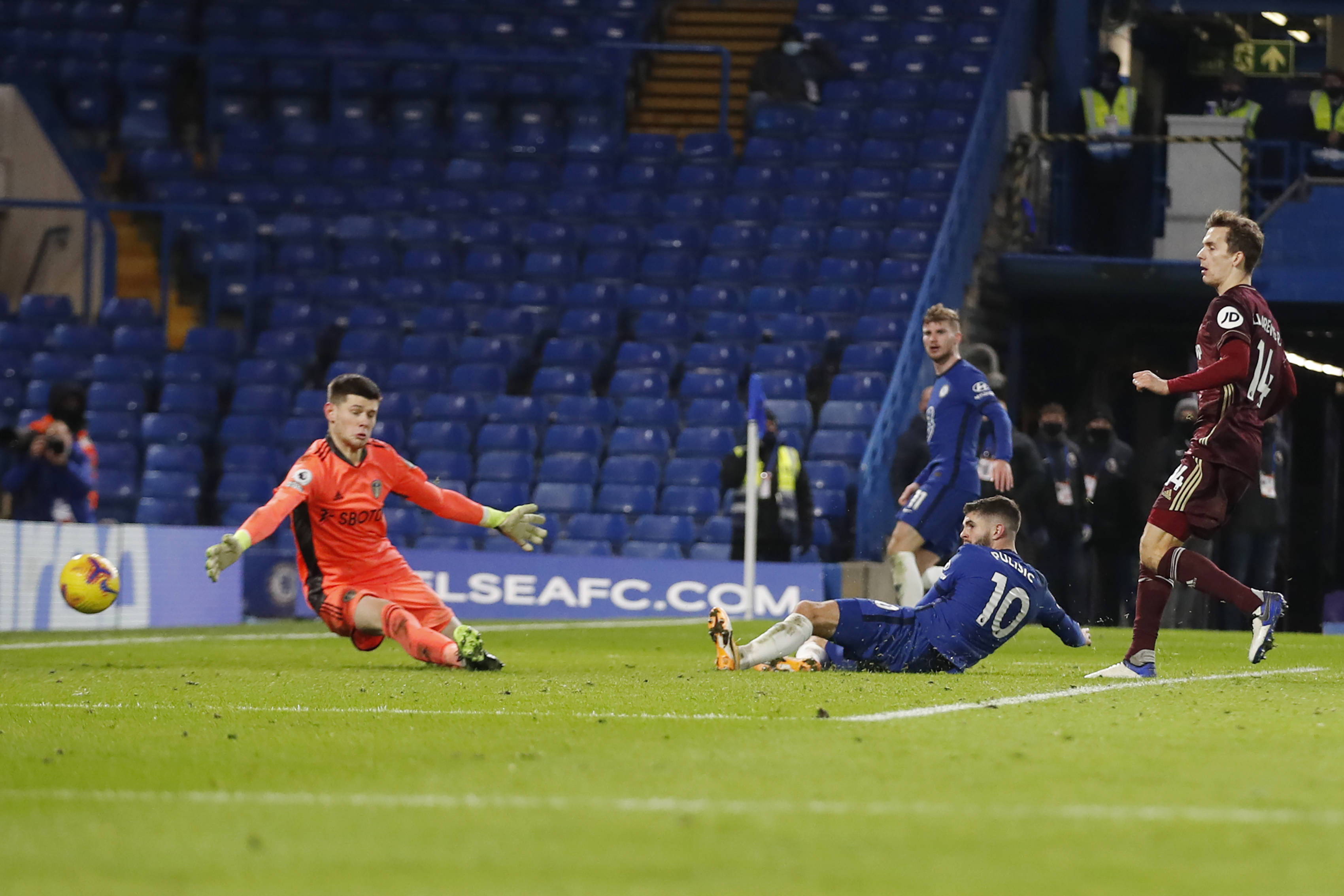 两个人有着 两个人有着